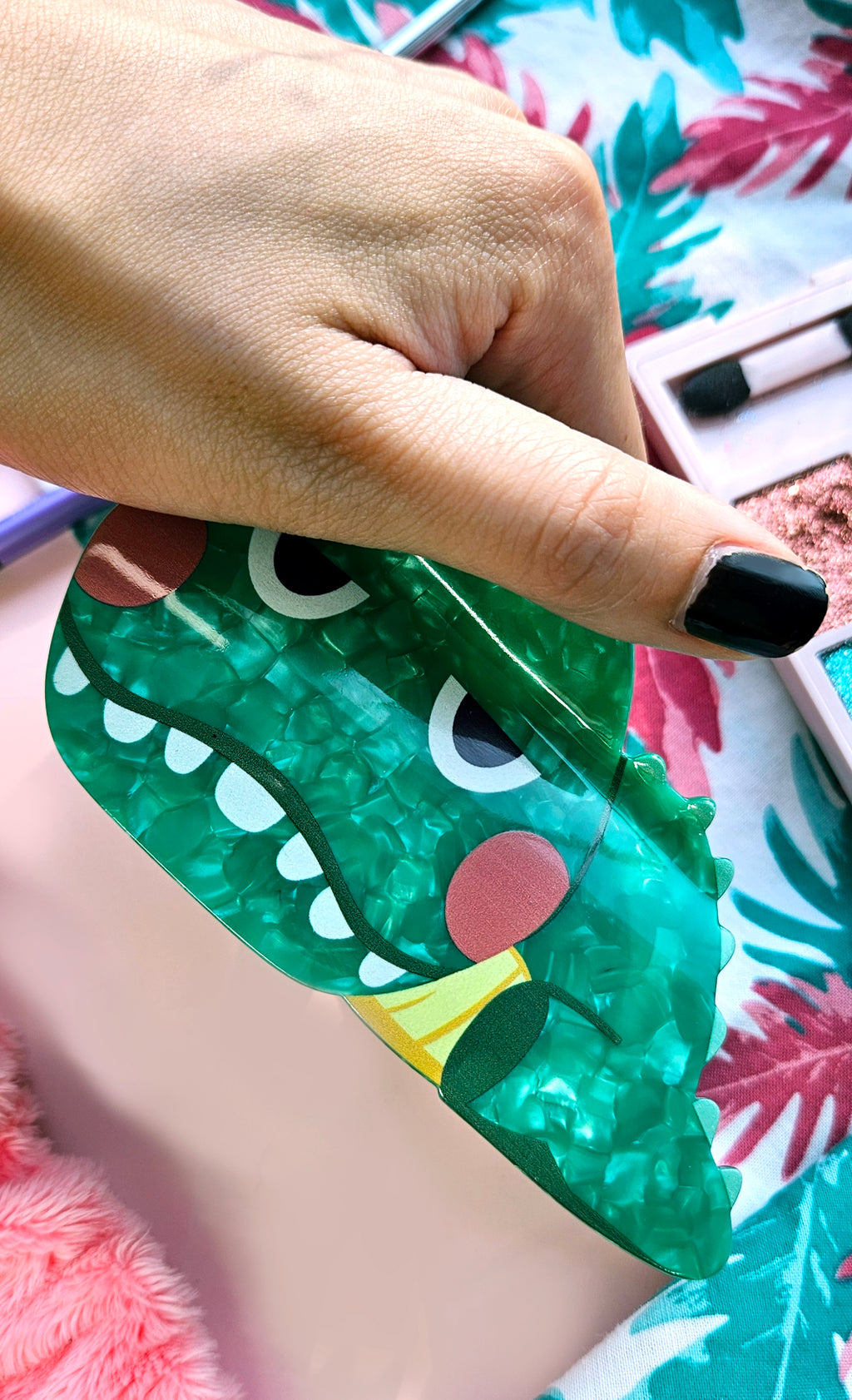 Smiley Dino Claw Clip